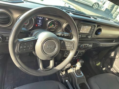 Used 2020 Jeep Wrangler Sport image 27