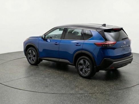 Used 2025 Nissan Rogue SV FWD image 6