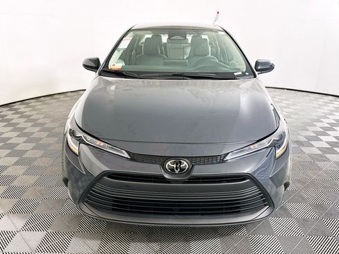 Used 2025 Toyota Corolla LE image 8