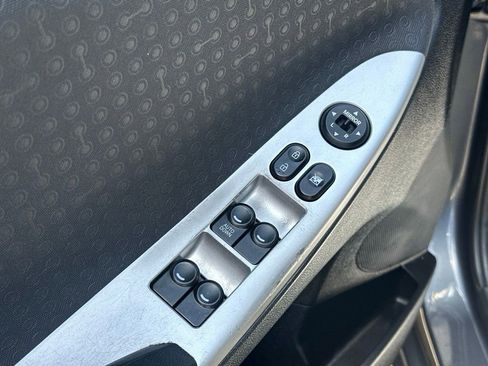 Used 2013 Hyundai Accent SE FWD image 9