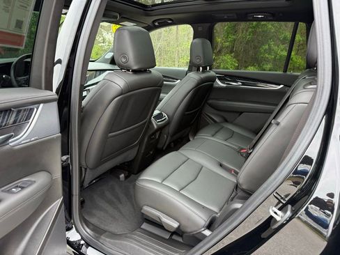 Certified 2024 Cadillac XT6 Premium Luxury w/ LPO, Floor Liner Package AWD/4WD image 24