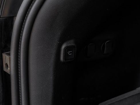 Used 2021 Jeep Cherokee Limited w/ Mopar Interior Package image 65