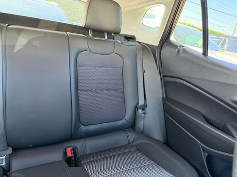 Used 2025 Chevrolet Trax LT image 35