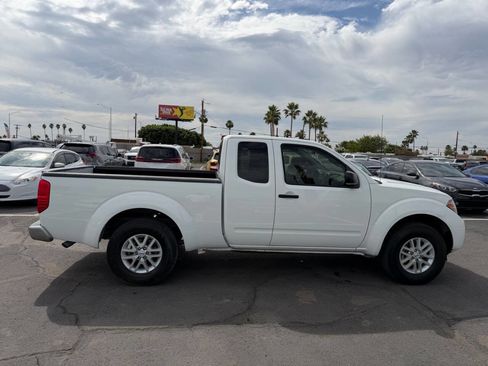 Used 2018 Nissan Frontier SV image 10