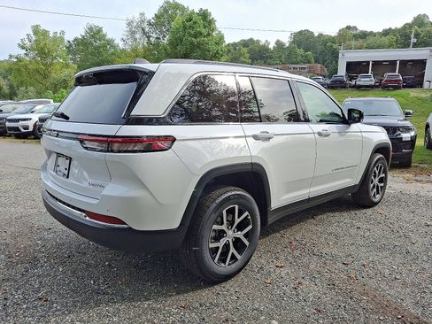 New 2025 Jeep Grand Cherokee Limited w/ Luxury Tech Group II image 4