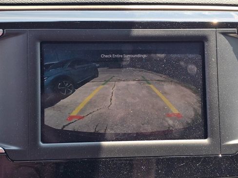 Used 2023 Chrysler Voyager LX FWD image 14