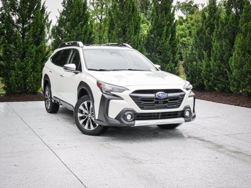 Used 2024 Subaru Outback Touring XT AWD/4WD image 2