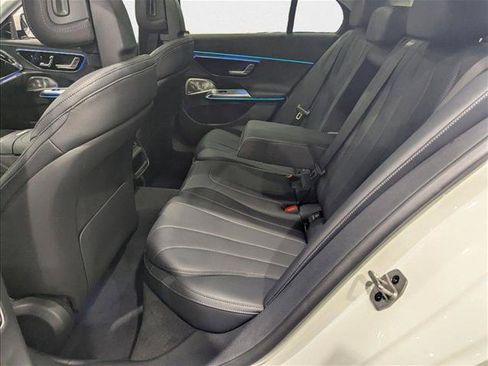 New 2025 Mercedes-Benz E 350 4MATIC Sedan image 13