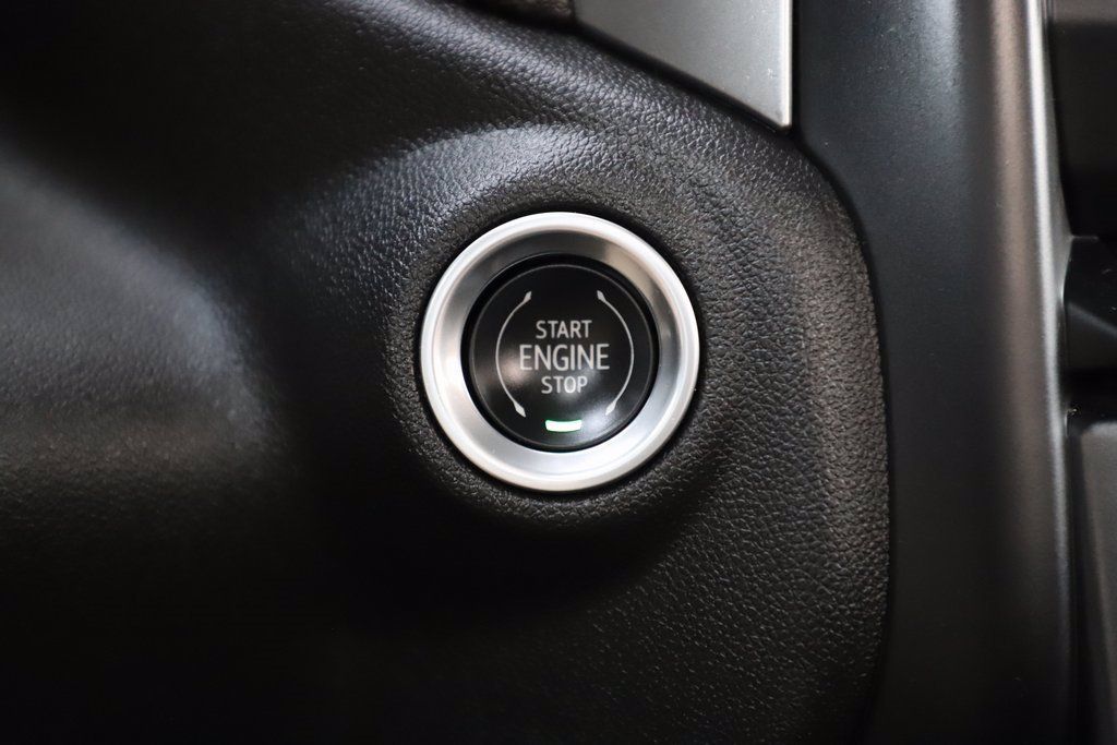 Used 2019 Chevrolet Silverado 1500 RST AWD/4WD image 21