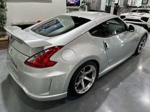 Used 2010 Nissan 370Z NISMO RWD image 2