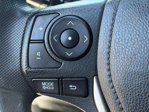 Used 2013 Toyota RAV4 XLE image 19