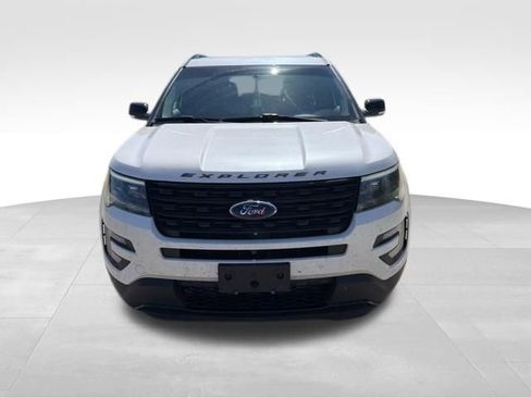 Used 2017 Ford Explorer Sport w/ Equipment Group 401A AWD/4WD image 8