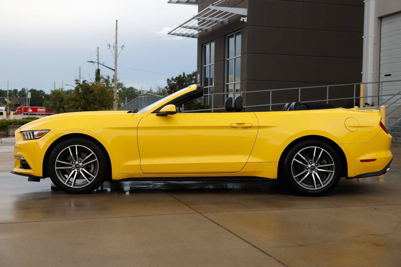 Used 2015 Ford Mustang Premium RWD image 3