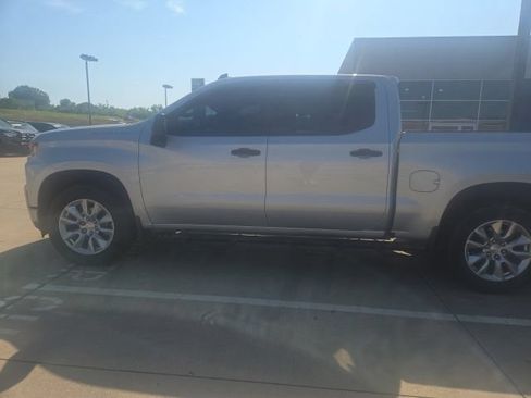Used 2022 Chevrolet Silverado 1500 Custom AWD/4WD image 5