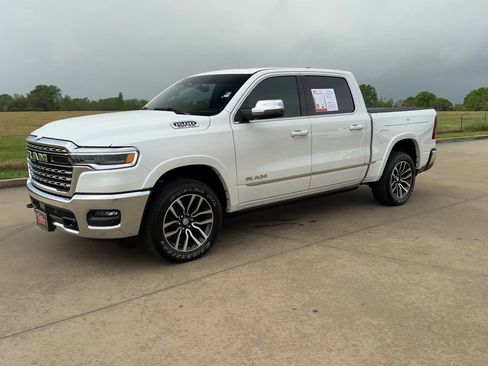 Used 2025 RAM 1500 Limited AWD/4WD image 4
