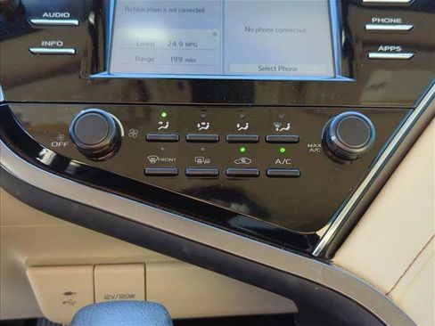 Used 2018 Toyota Camry LE w/ Convenience Package image 20