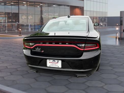 Used 2019 Dodge Charger SXT AWD/4WD image 9