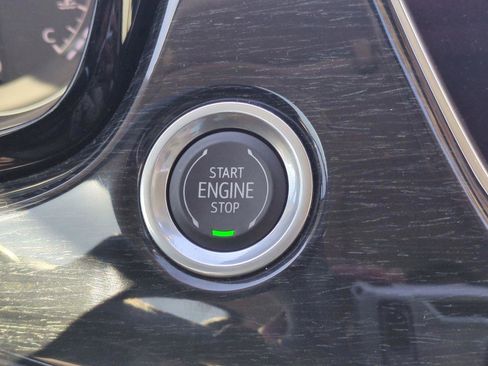 Used 2023 Cadillac XT6 Premium Luxury w/ Technology Package image 11