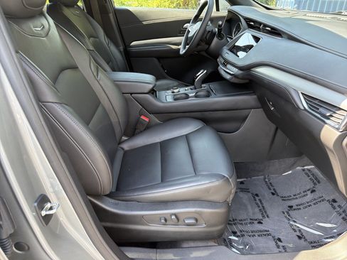 Used 2023 Cadillac XT4 Premium Luxury w/ Enhanced Visibility Package FWD image 13