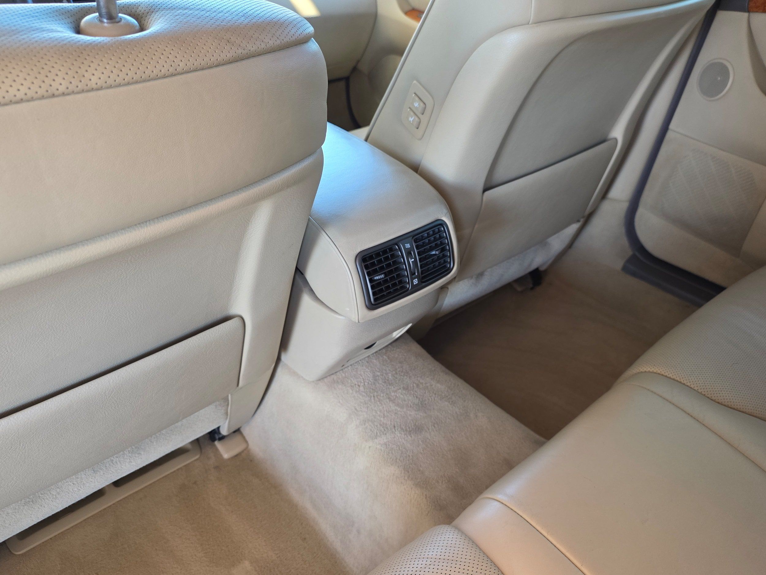 Used 2004 Lexus LS 430 RWD image 25