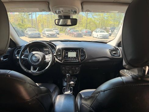 Used 2018 Jeep Compass Limited w/ Navigation Group AWD/4WD image 22