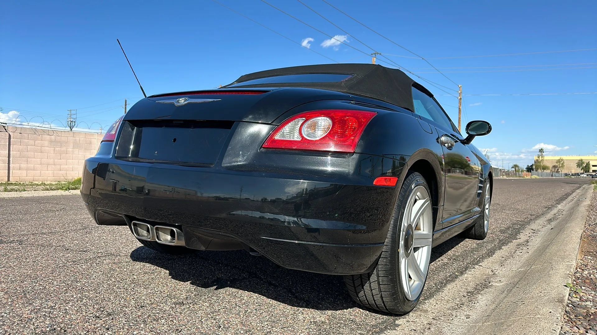 Used 2005 Chrysler Crossfire Limited RWD image 16