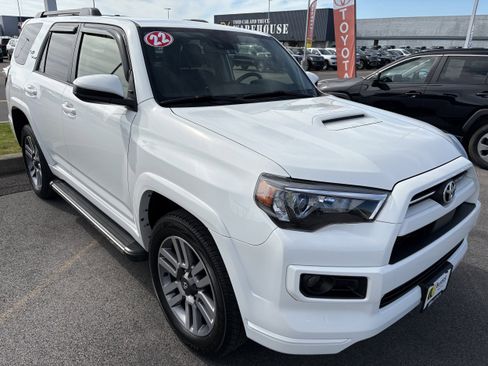 Used 2022 Toyota 4Runner TRD Sport image 2