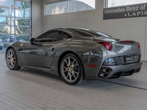 Used 2013 Ferrari California image 16