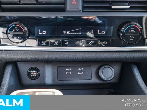 Used 2025 Nissan Rogue SV image 32