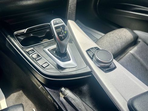 Used 2018 BMW 330i xDrive Sedan w/ M Sport Package AWD/4WD image 27