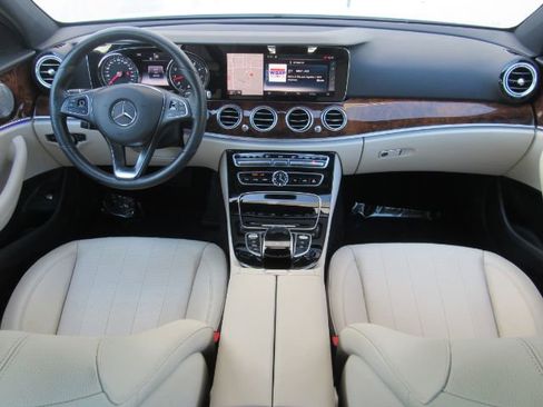 Used 2017 Mercedes-Benz E 300 image 3