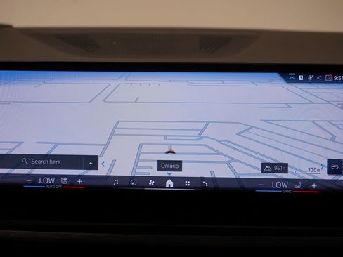 Used 2024 BMW X7 xDrive40i w/ M Sport Package image 13