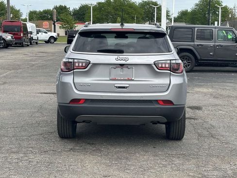 Used 2024 Jeep Compass Limited AWD/4WD image 5