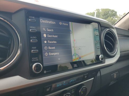 Used 2020 Toyota Tacoma Limited AWD/4WD image 30