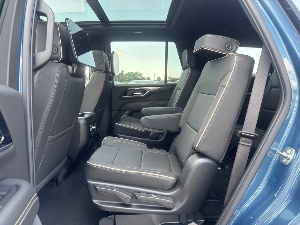 New 2026 GMC Yukon Elevation w/ Elevation Premium Package AWD/4WD image 12