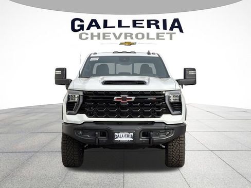 New 2026 Chevrolet Silverado 2500 ZR2 image 3