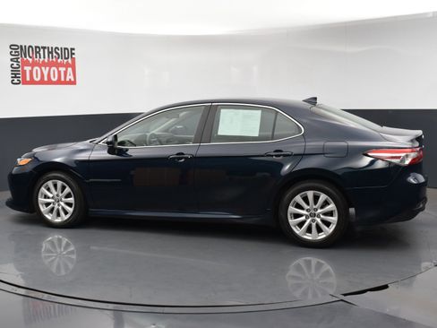 Used 2019 Toyota Camry LE image 2