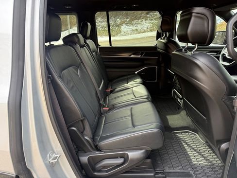 Used 2023 Jeep Wagoneer Series II image 24