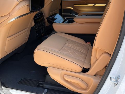 New 2026 Jeep Grand Wagoneer Summit AWD/4WD image 20