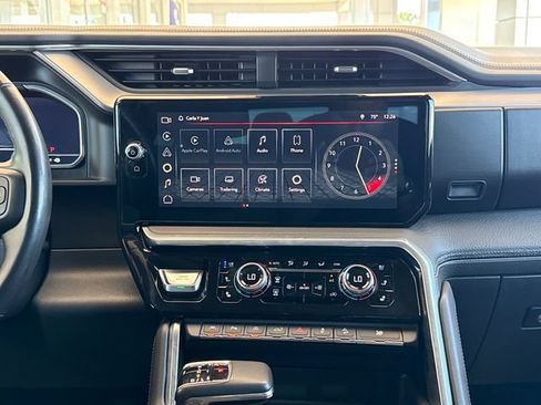 Used 2022 GMC Sierra 1500 Denali AWD/4WD image 17