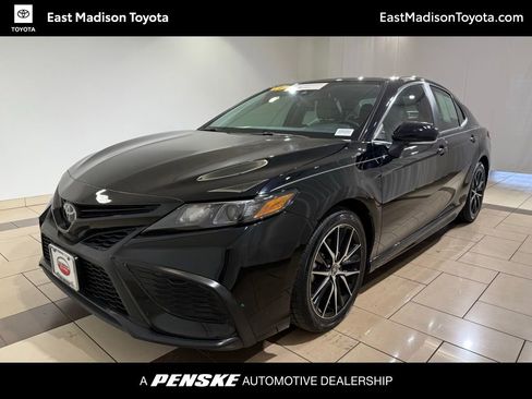 Certified 2024 Toyota Camry SE image 1