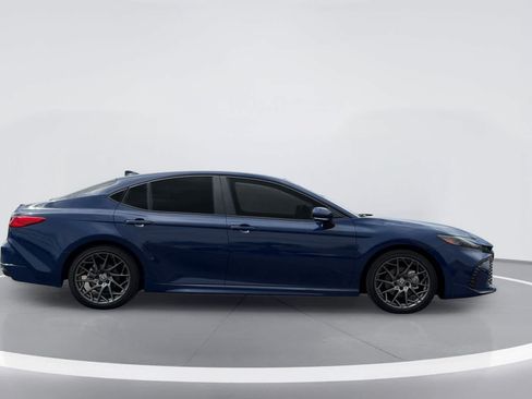 Used 2025 Toyota Camry XSE FWD image 8