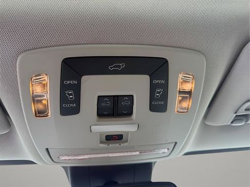 Used 2021 Toyota Sienna XLE AWD/4WD image 51