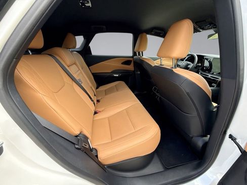 Used 2025 Lexus RX 350 FWD w/ Technology Package image 17