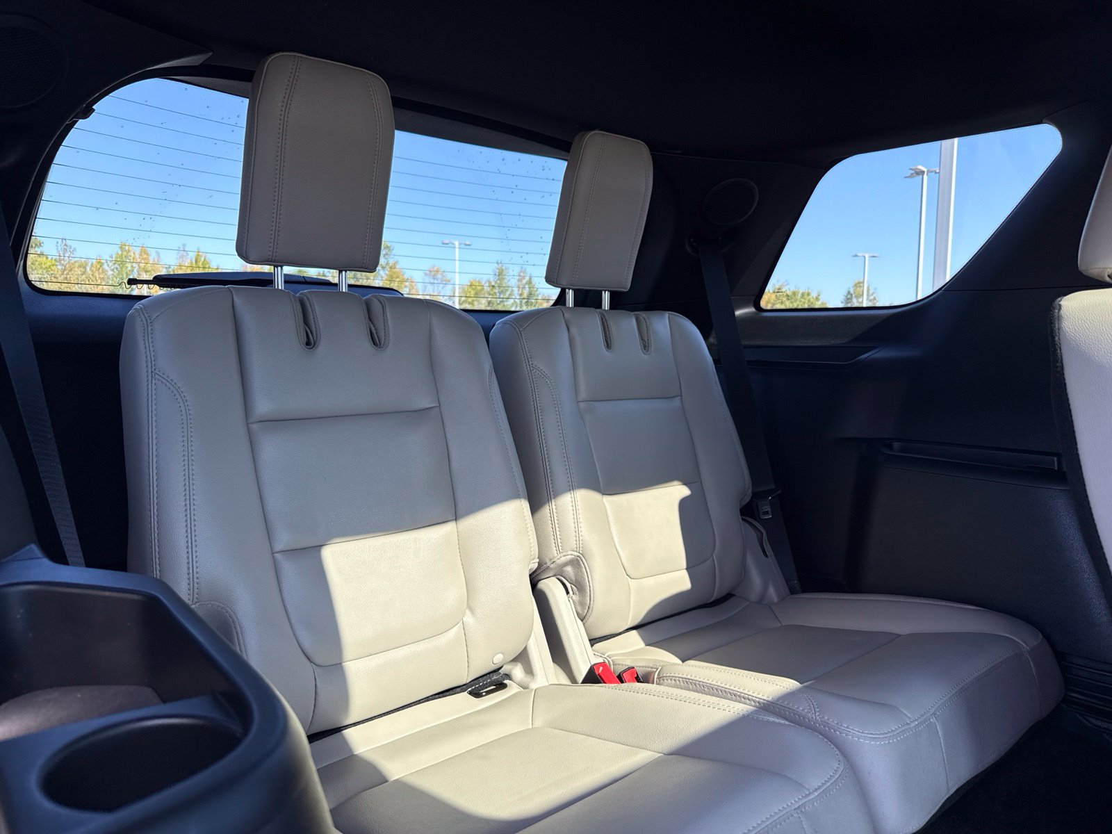 Used 2018 Ford Explorer Limited w/ Equipment Group 301A AWD/4WD image 18