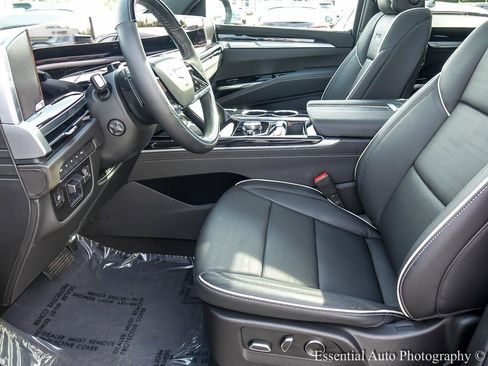 Used 2025 Cadillac Escalade Sport image 11