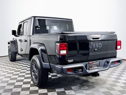 Used 2024 Jeep Gladiator Sport AWD/4WD image 5