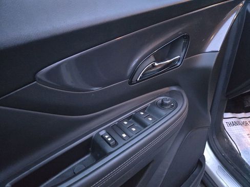 Used 2022 Buick Encore Preferred w/ Safety Package image 11