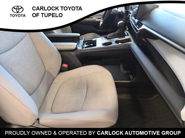 Used 2026 Toyota Sienna LE FWD image 24