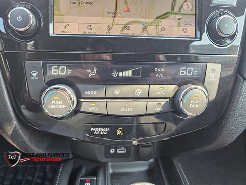Used 2020 Nissan Rogue SL w/ Premium Package AWD/4WD image 24